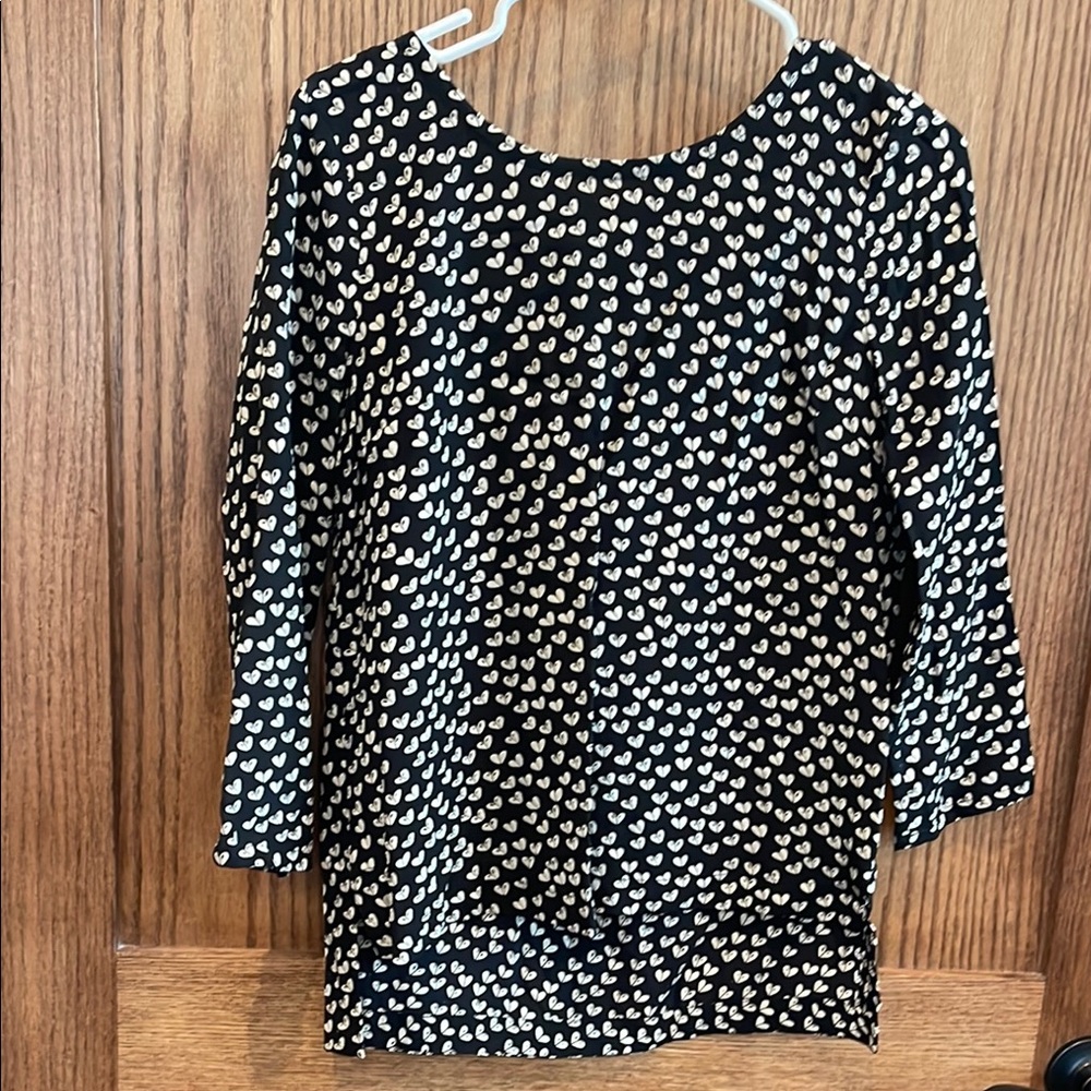 Women's Black and White Heart Print Top
Flowy